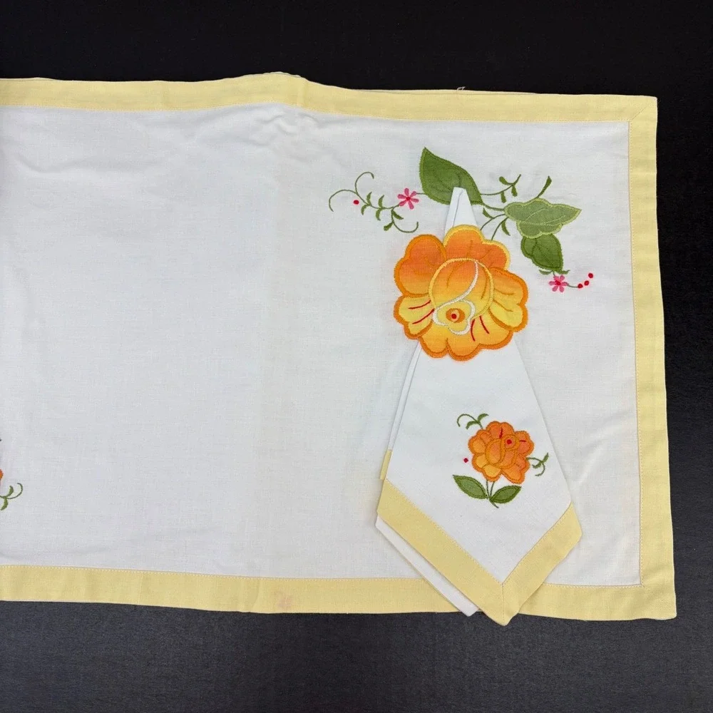 Vintage Handmade Placemat Napkin Set 8pc Floral Embroidered White‎ Yellow Cotton